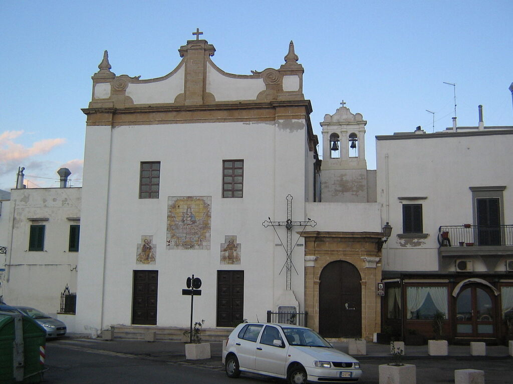 https://upload.wikimedia.org/wikipedia/commons/thumb/4/46/Chiesa_di_Santa_Maria_degli_Angeli_Gallipoli.jpg/180px-Chiesa_di_Santa_Maria_degli_Angeli_Gallipoli.jpg